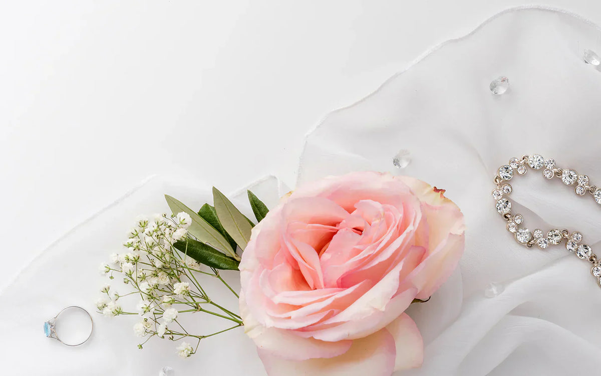 Hypoallergenic wedding bands