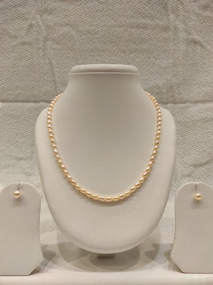 Creamy ivory classic single strand pearl set