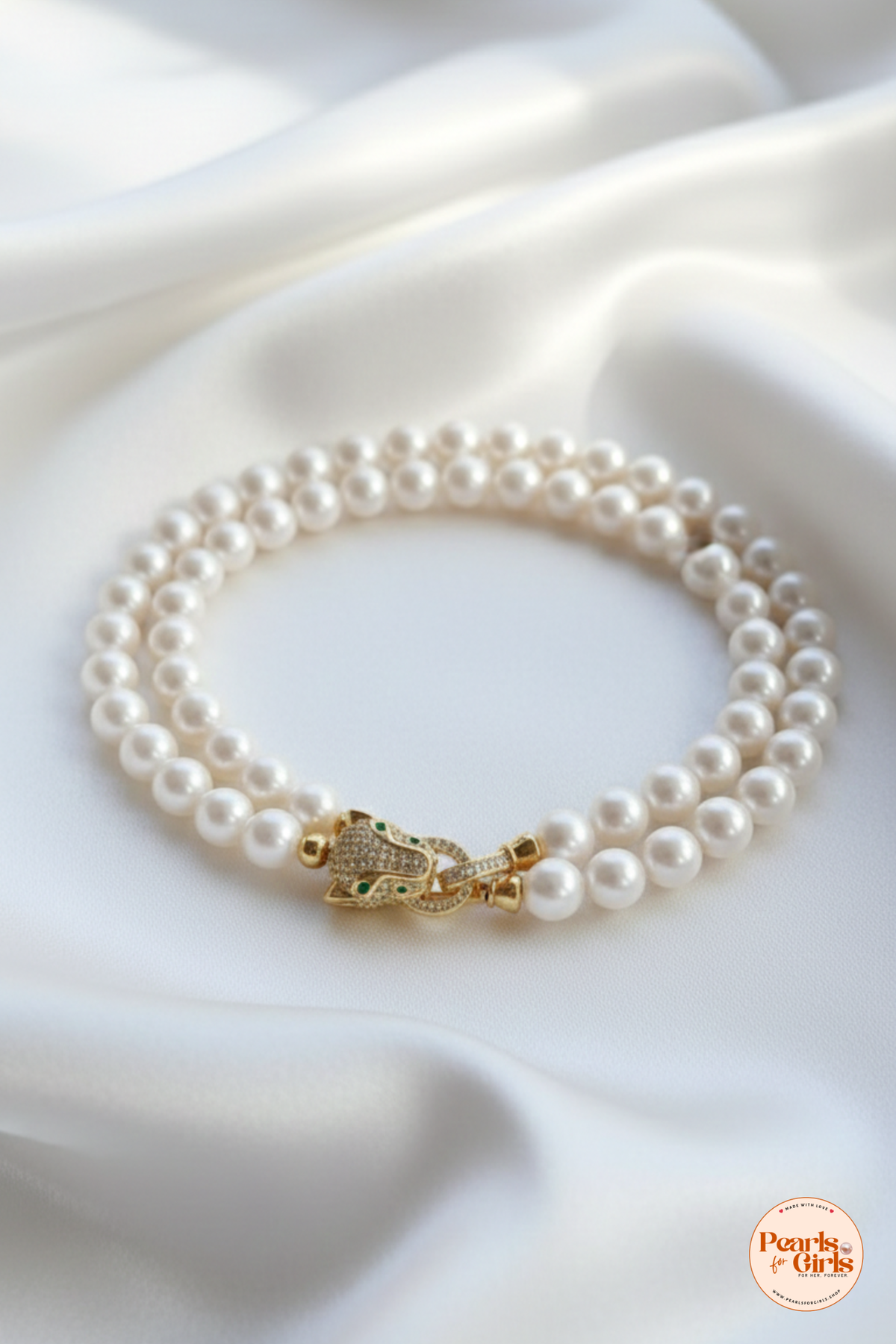 Double - Layered Pearl necklace