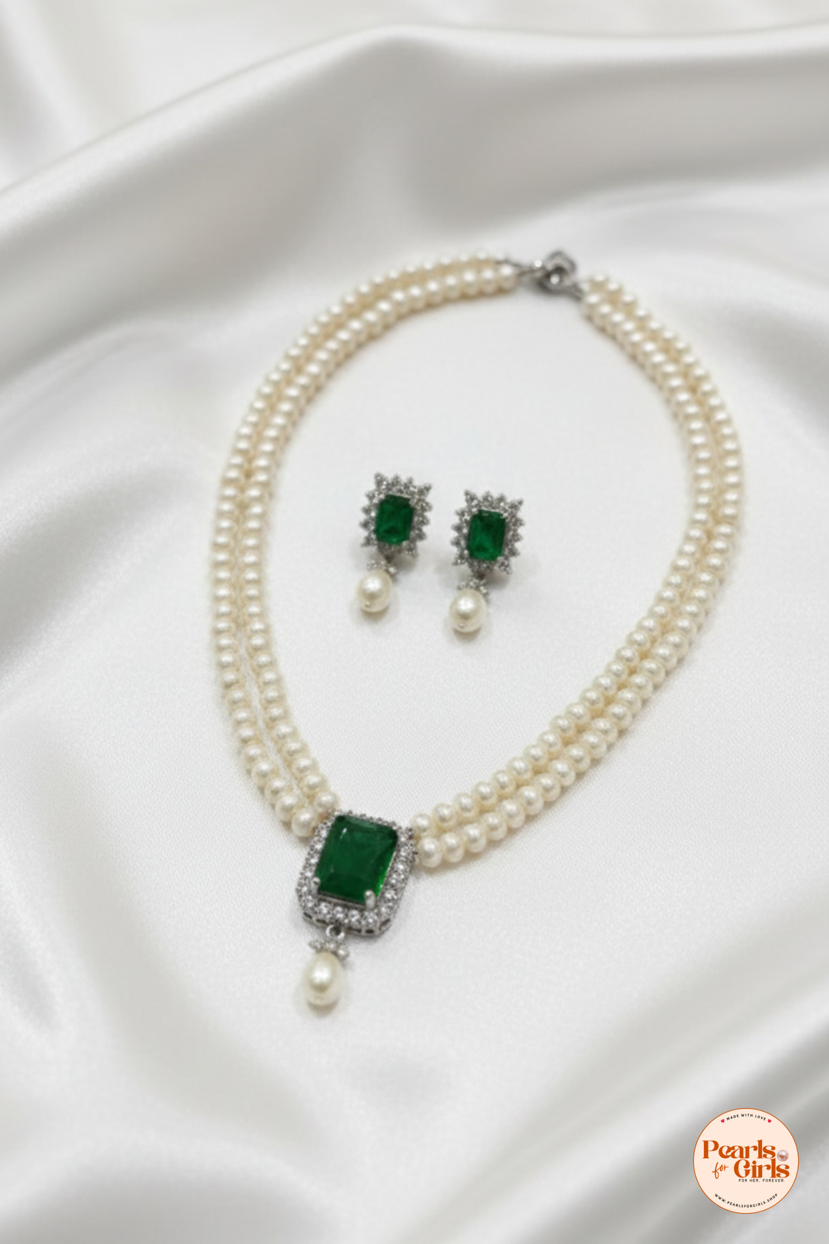 Elegant Emerald and Pearl Statement Necklace Set