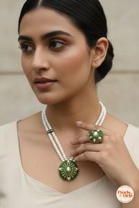 Elegant Emerald and Pearl Jewelry Set