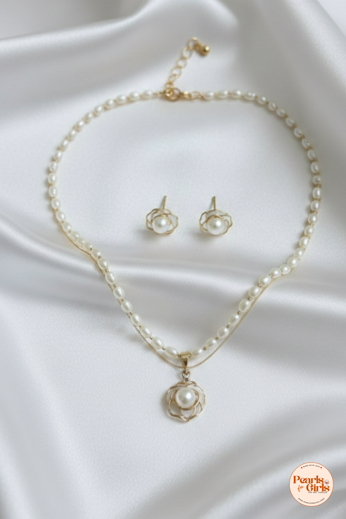 Elegant Pearl Pendant Necklace Set