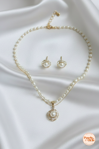 Elegant Pearl Pendant Necklace Set