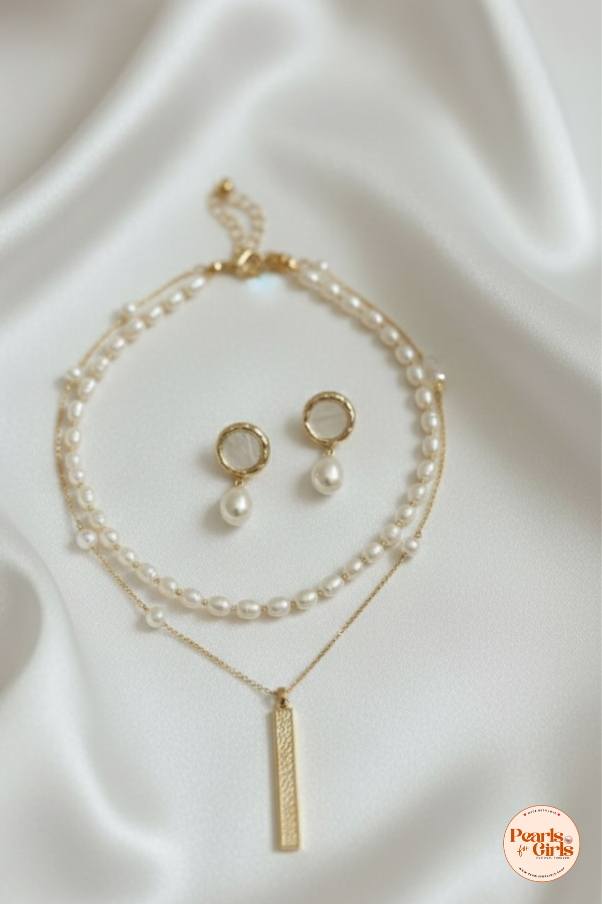 Elegant Gold-Bar and Pearl Layered Necklace Set