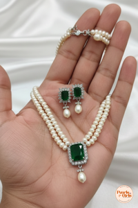 Elegant Emerald and Pearl Statement Necklace Set