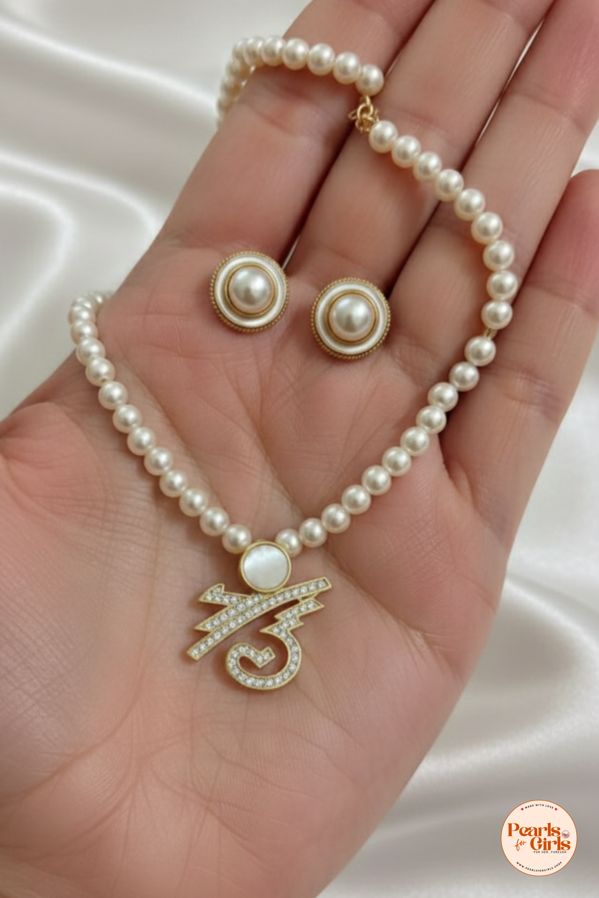 Elegant Mother-of-Pearl Celestial Pendant Necklace Set