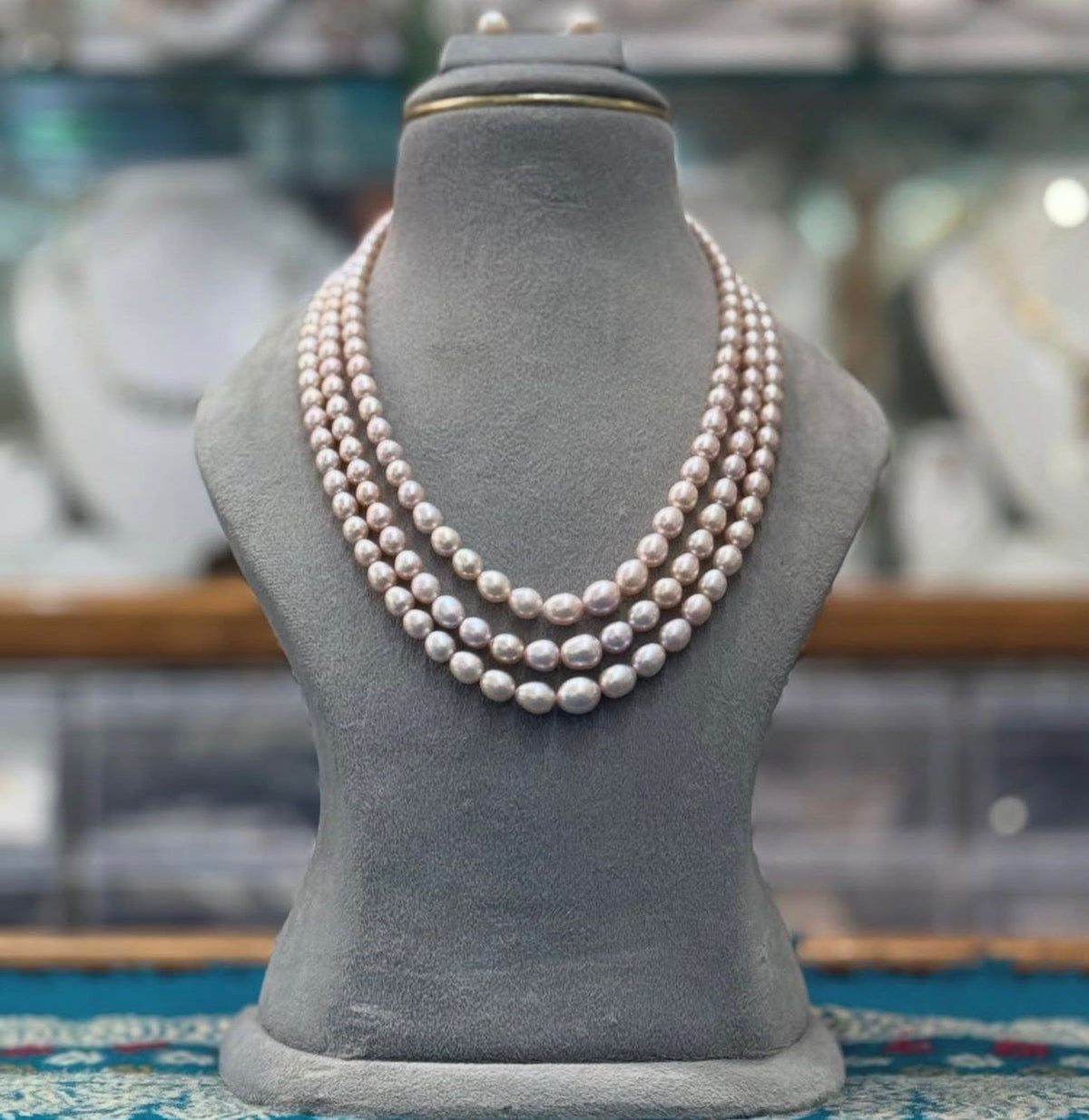 Beautiful  triple layered strand pearl necklace