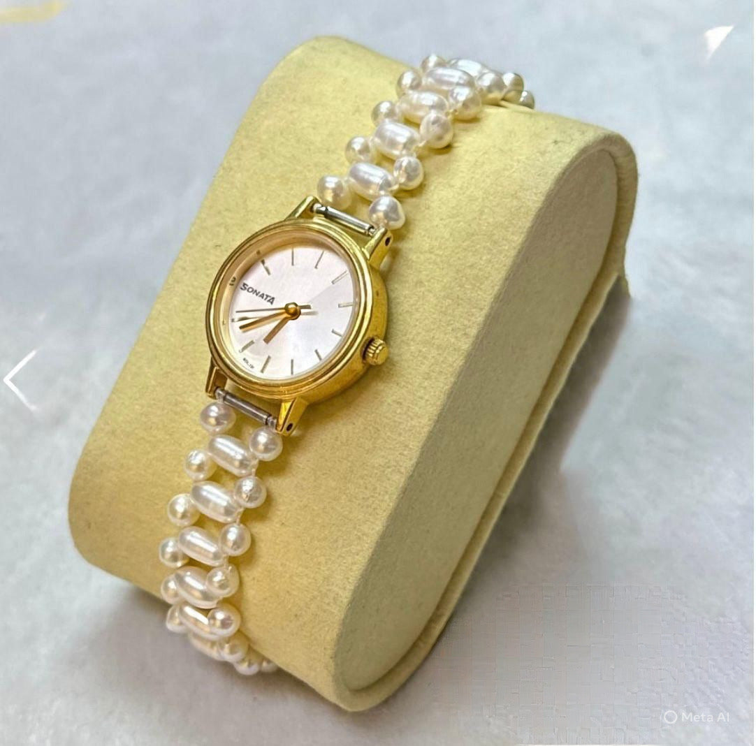 Attractive pearl watch